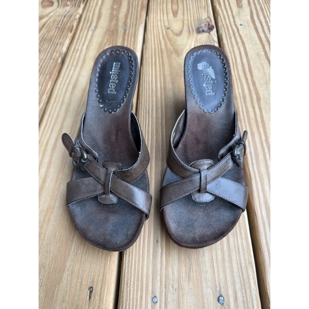 Vintage Y2K UNLISTED Kenneth Cole Strappy Wedge Buckle Sandal Faux Leather 7.5